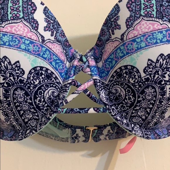 Victoria’s Secret bikini top - Picture 2 of 6